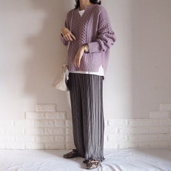 楽ちんなのにきれいめで着痩せ見え! プリーツパンツのおしゃれな大人コーデ9選♪