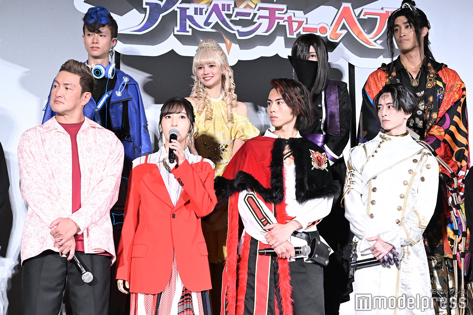 （上段左から）渡辺碧斗、村上愛花、平川結月、佳久創（下段左から）中村獅童、佐倉綾音、酒井大成、池田匡志（C）モデルプレス