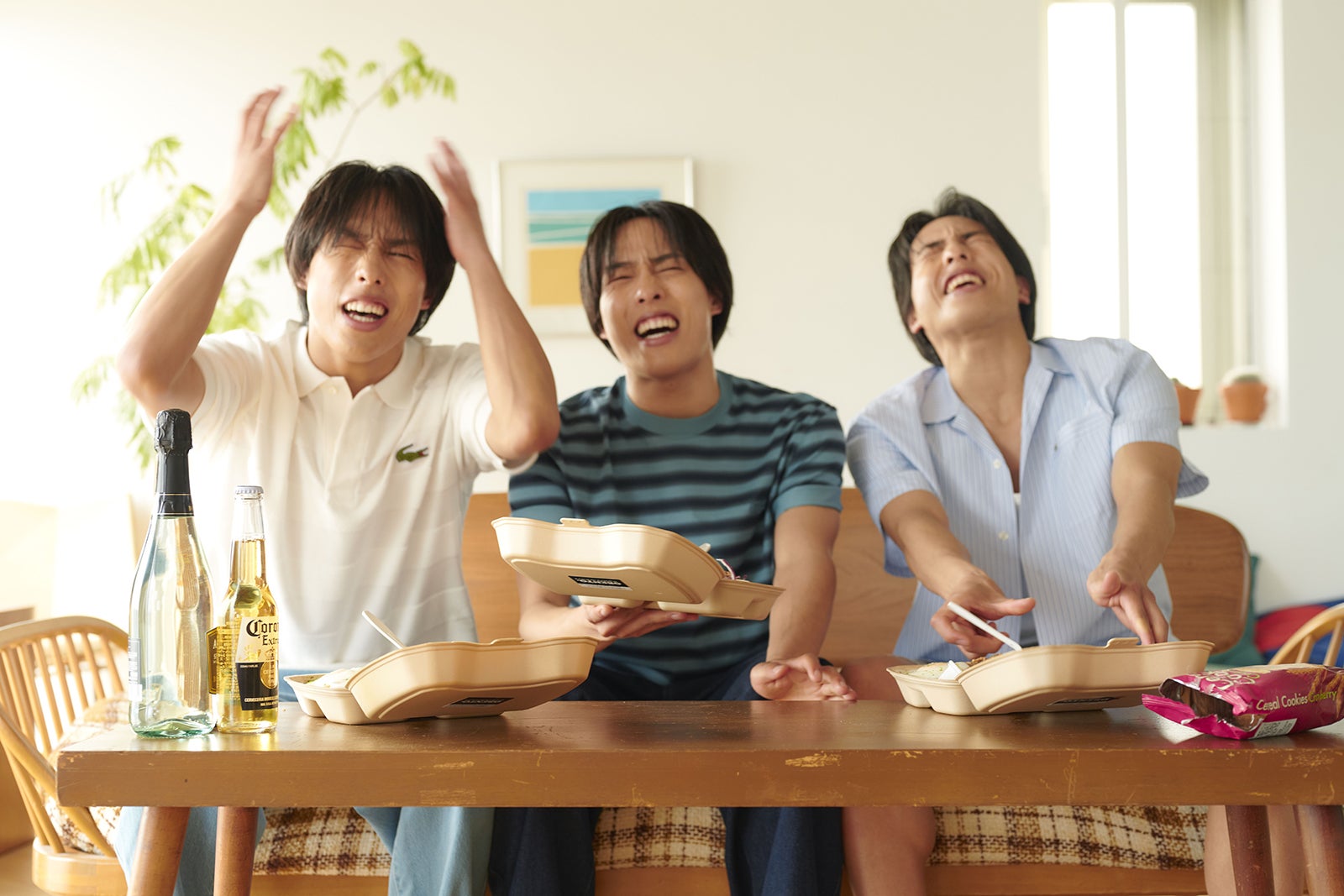 佐藤三兄弟「Mirrors」（提供写真）