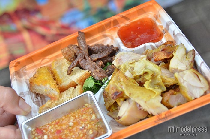 「ラカントーン」のタイおかず料理の盛り合わせ¥500