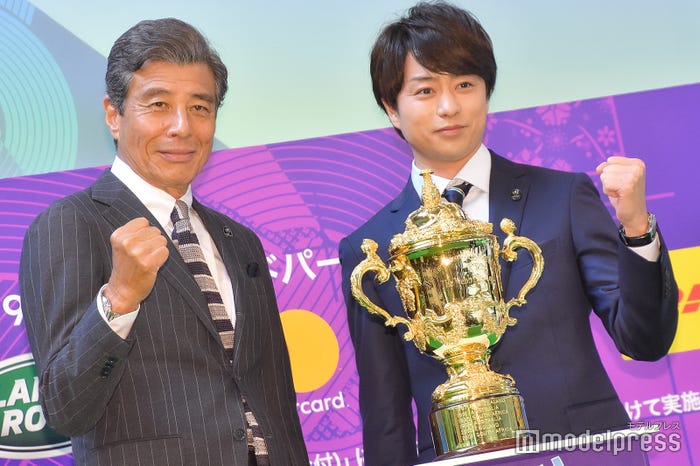 舘ひろし、櫻井翔 (C)モデルプレス