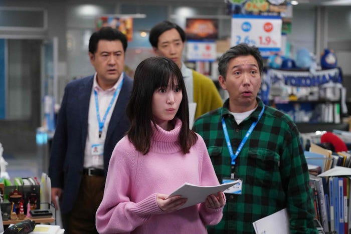 福本莉子、小手伸也、梶原善、大水洋介「ONE DAY~聖夜のから騒ぎ~」第9話より(C)フジテレビ