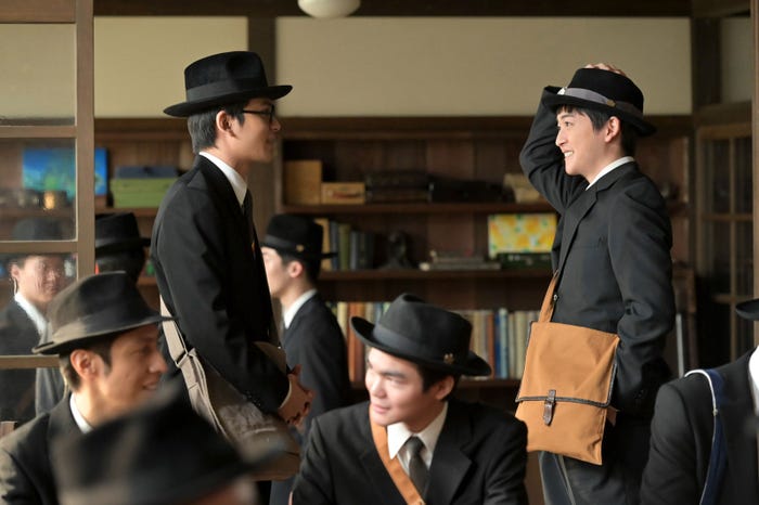 北村匠海、高橋文哉「あんぱん」第26話(C)NHK
