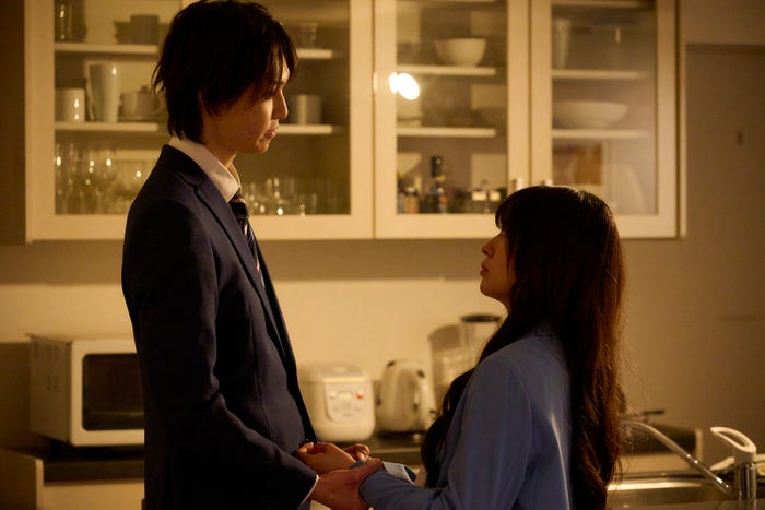 堀夏喜、田辺桃子「きみは面倒な婚約者」第2話より(C)椎野翠・兎山もなか/白泉社(Love Jossie)/テレビ朝日