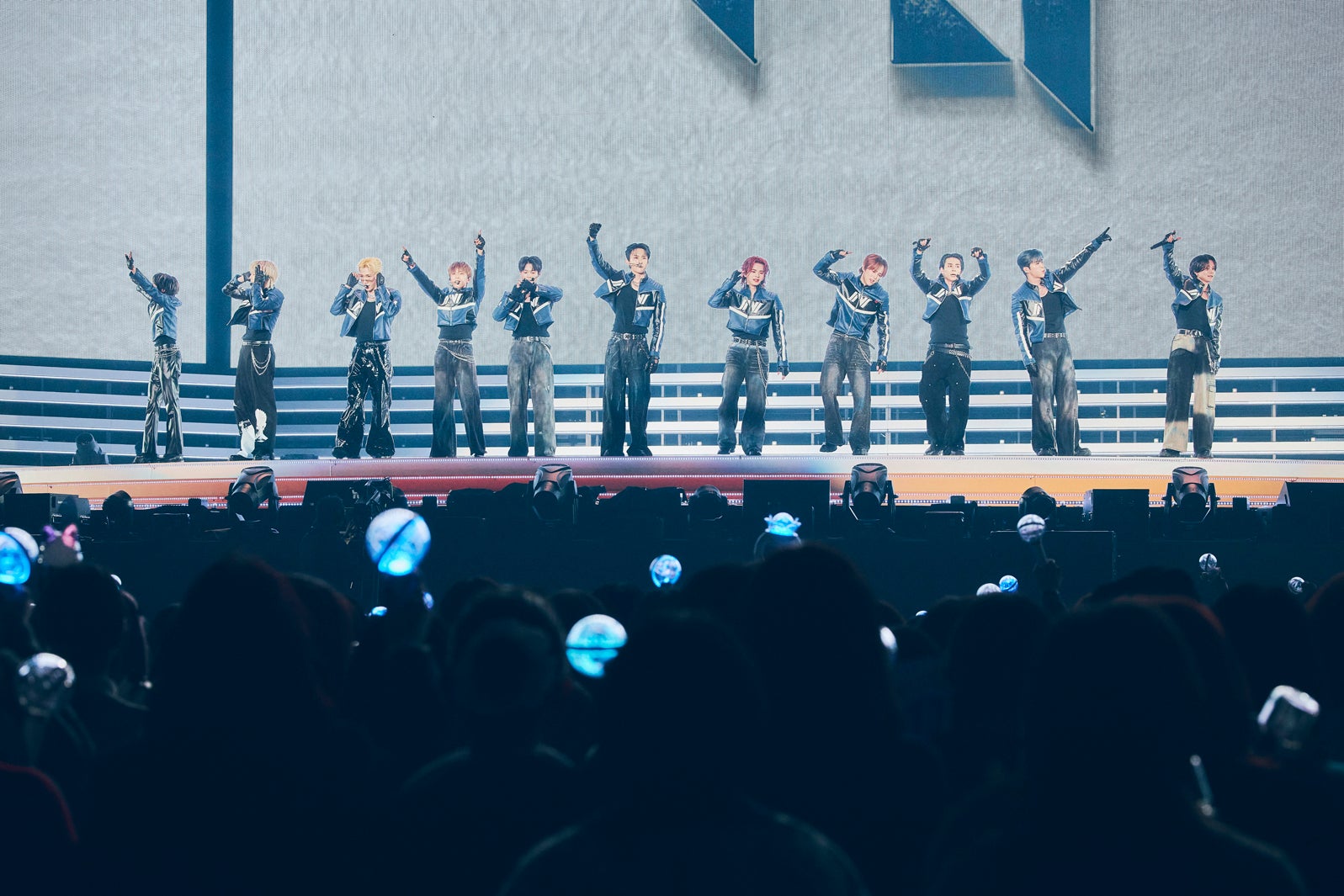 INI「LAPOSTA 2025」（C）LAPONE ENTERTAINMENT