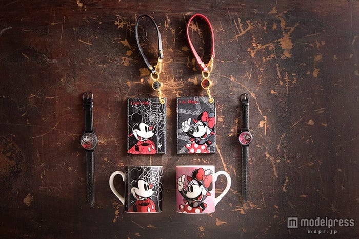 ヴァンパイアモチーフのグッズ(C)Disney