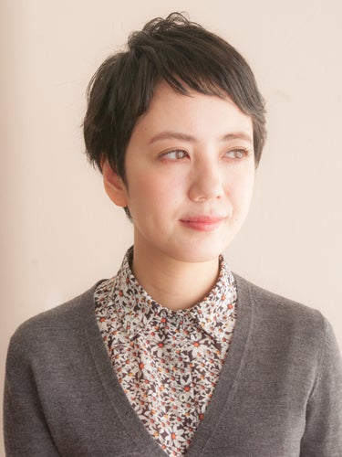黒髪 ベリーショートのヘアカタログ 女性らしさもかっこよさも叶える髪型って モデルプレス 黒髪 ベリーショートのヘアカタログ 女性らしさもかっこよさも叶える髪型って モデルプレス
