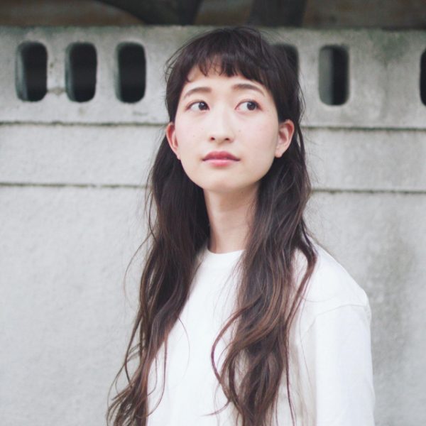 夏はパーマで大人おしゃれが叶う 暑い日のヘアセットが楽チンになる髪型って モデルプレス