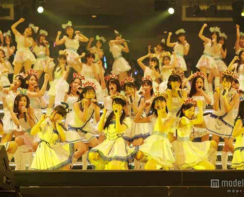 AKB48グループ研修生103人が迫力のパフォーマンス