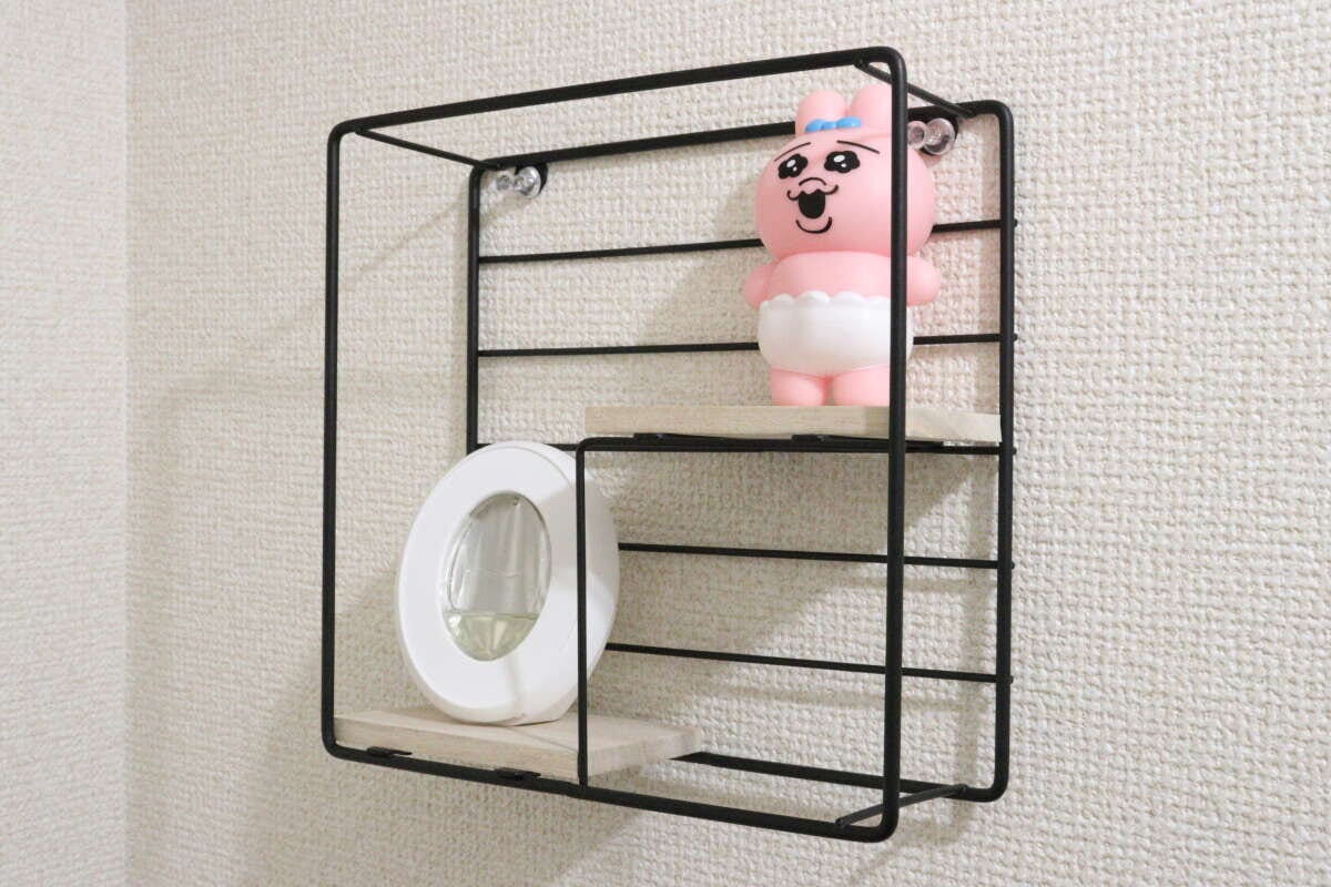 スチール壁掛けインテリア収納（木製棚、正方形）　使用例