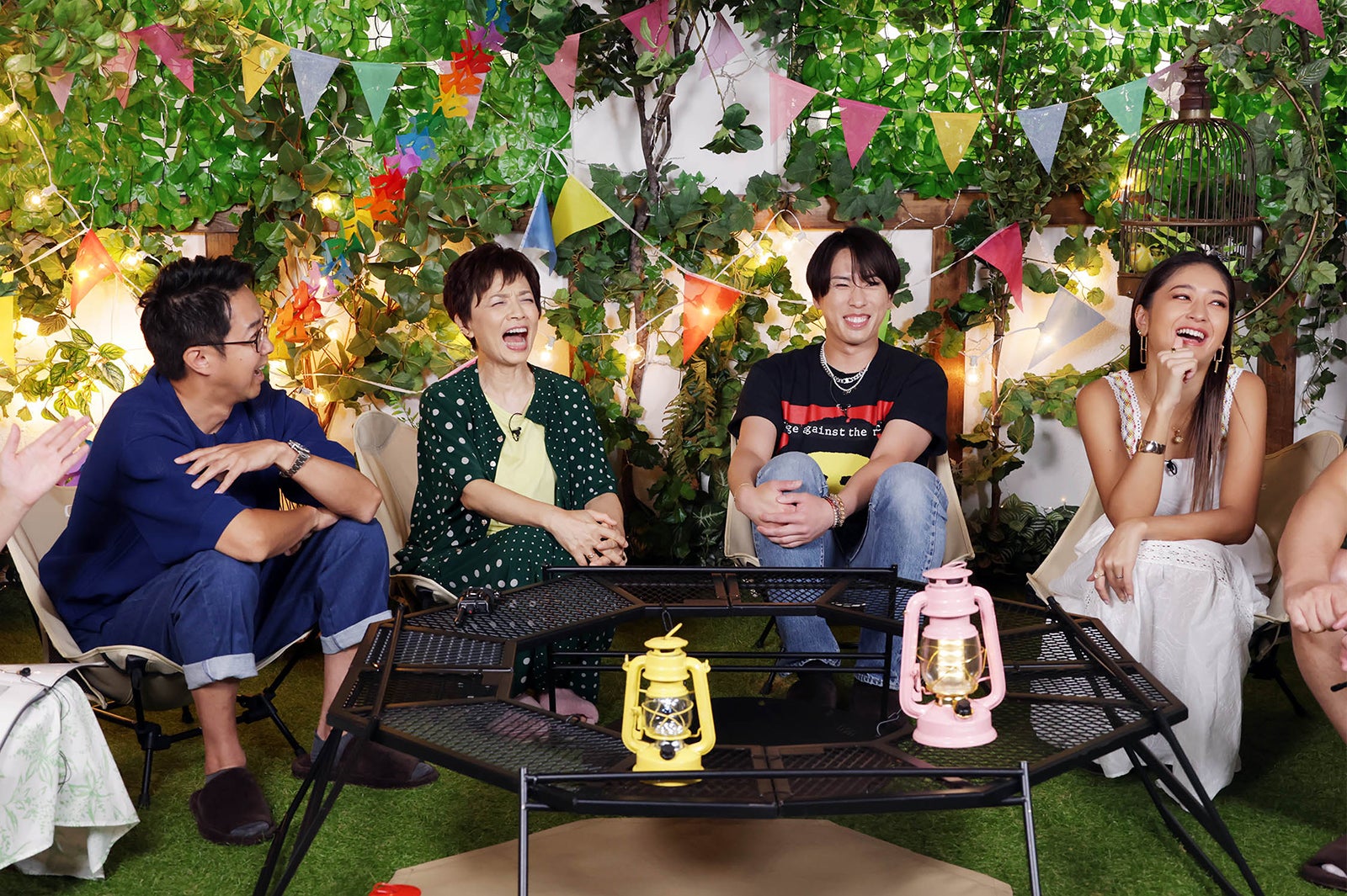 （左から）矢作兼、榊原郁恵、宮舘涼太、みちょぱ（C）テレビ東京