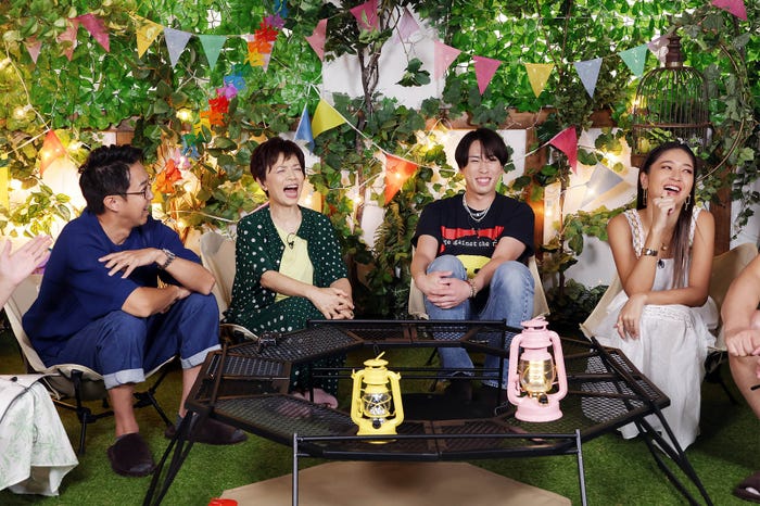 (左から)矢作兼、榊原郁恵、宮舘涼太、みちょぱ(C)テレビ東京