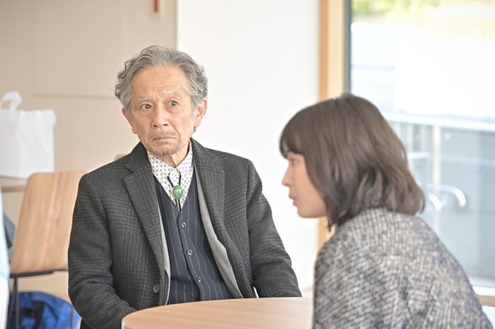 間宮啓行、広瀬すず「クジャクのダンス、誰が見た?」第9話(C)TBS