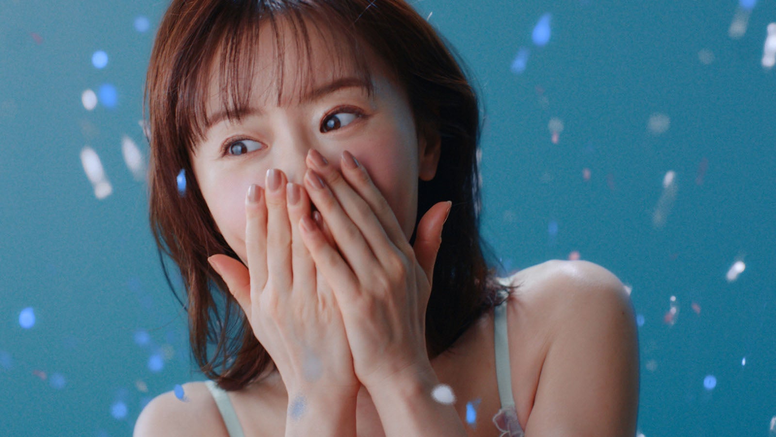 松本まりか／「あふれる幸せ」篇より（提供写真）