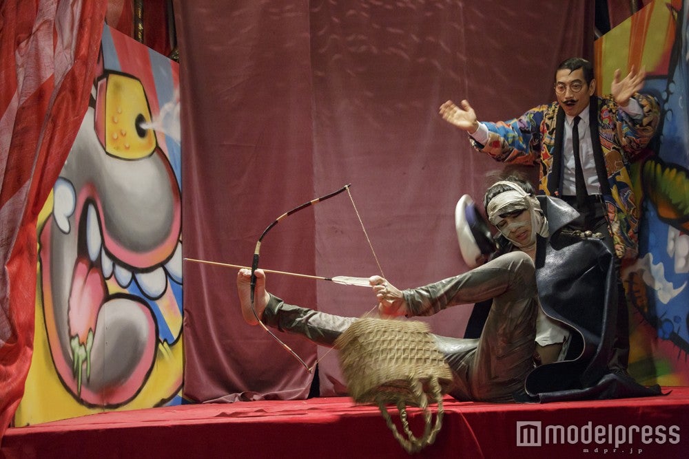 鞭棄、嵐鯉治郎（C）2016『少女椿』フィルム・パートナーズ