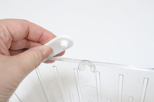 ダイソー ハンドル付バスケット ダイソーのハンドル付バスケットはオールプラスチック仕様でサビ汚れが気にならない