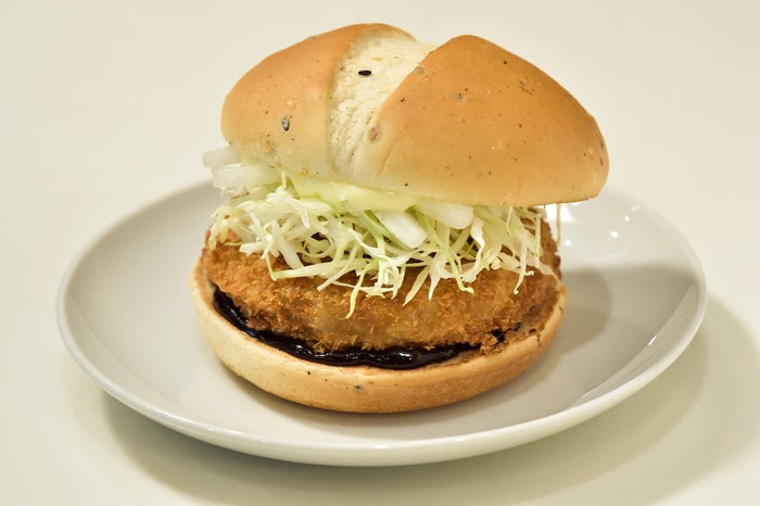 名古屋名物みそカツバーガー／画像提供：日本マクドナルド