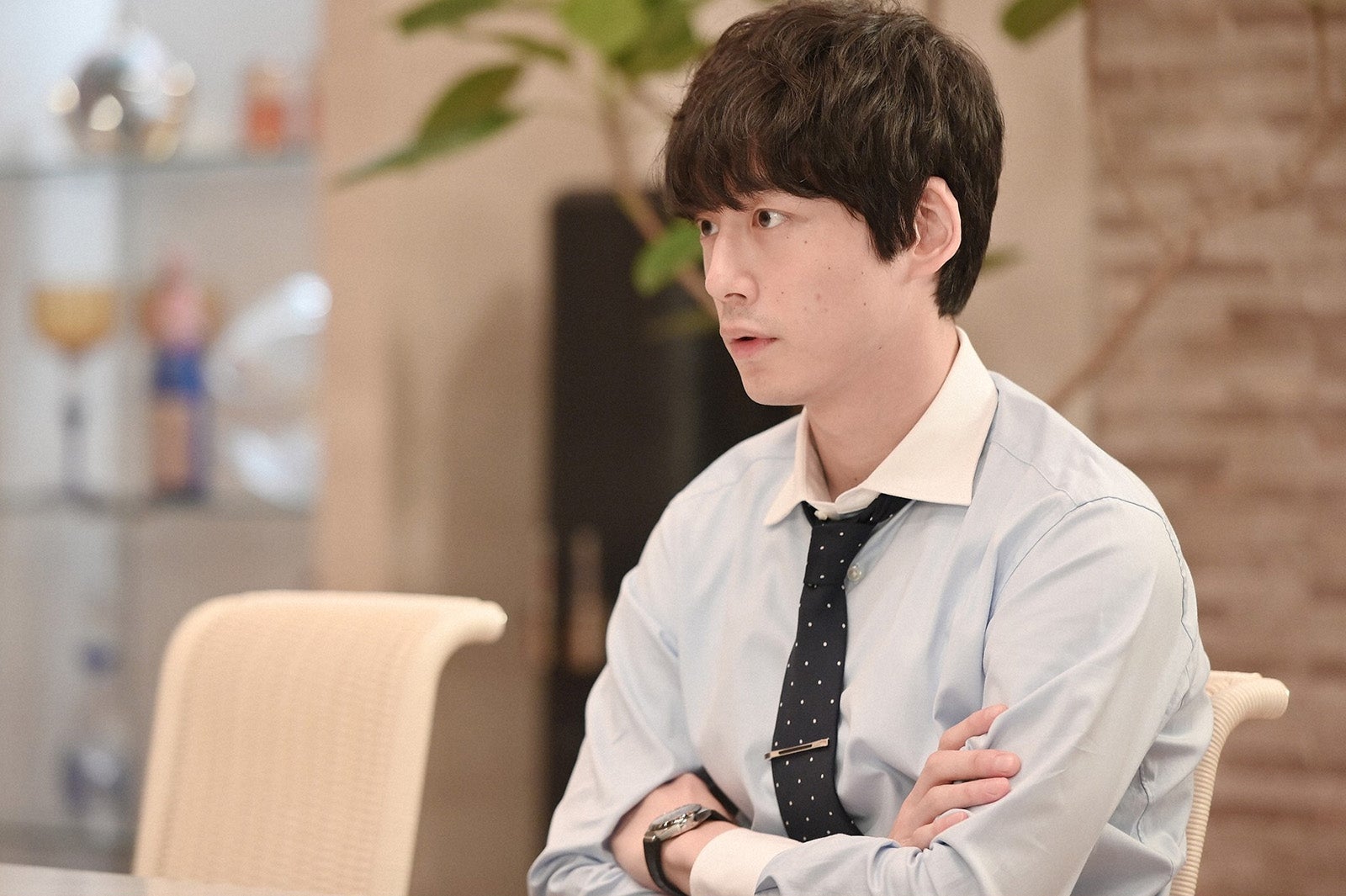 坂口健太郎／「婚姻届に判を捺しただけですが」第5話より（C）TBS