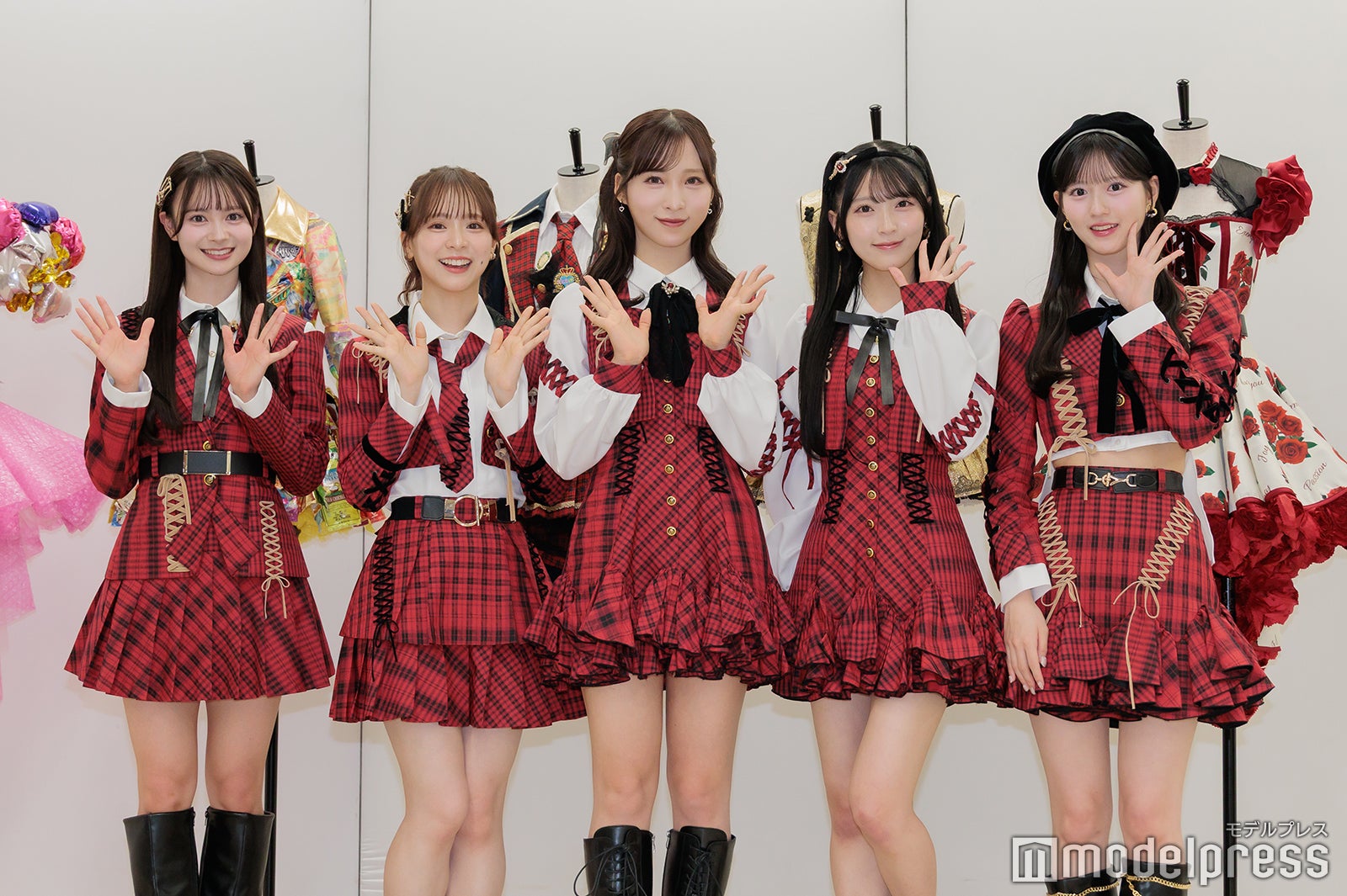 （左から）伊藤百花、倉野尾成美、小栗有以、佐藤綺星、八木愛月（C）モデルプレス