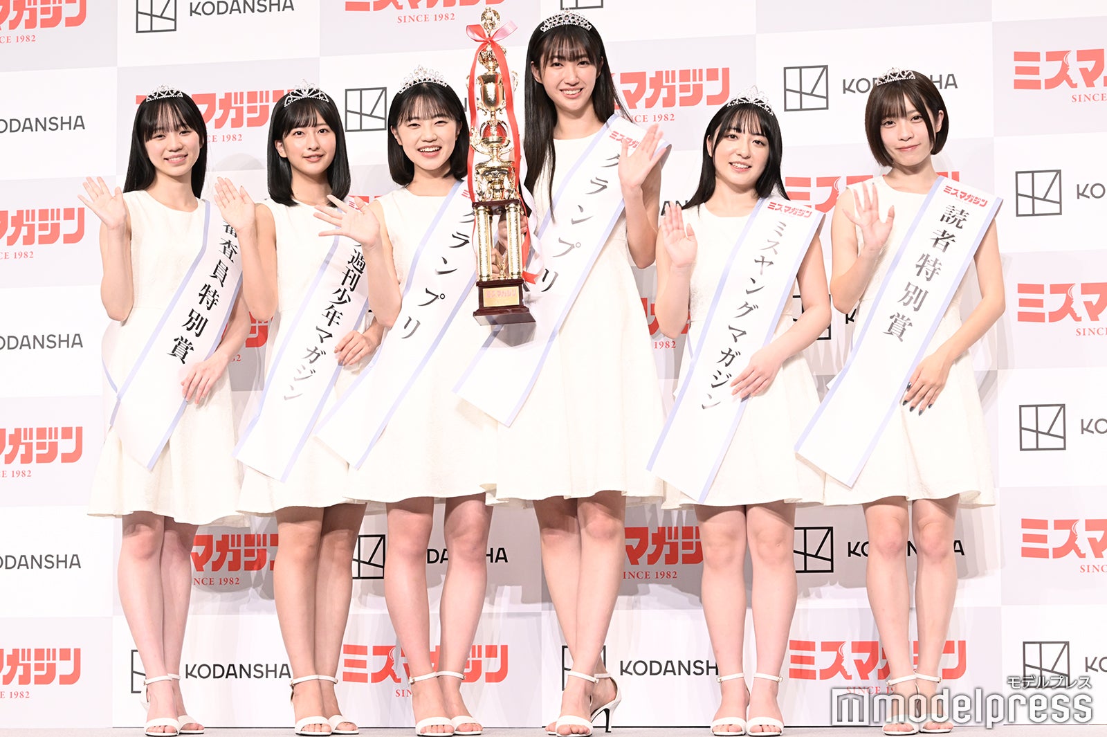 藤本沙羅、斉藤里奈、咲田ゆな、瑚々、麻倉瑞季、三野宮鈴（C）モデルプレス