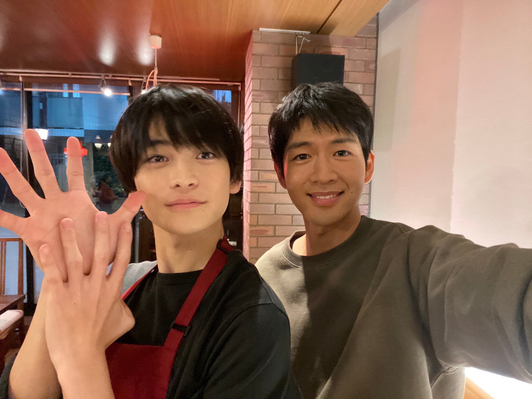 「最愛」松下洸平＆高橋文哉、爽やか2ショット公開「朝から最高」「癒やされる」と反響