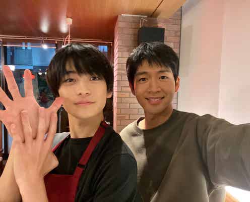 「最愛」松下洸平&高橋文哉、爽やか2ショット公開「朝から最高」「癒やされる」と反響