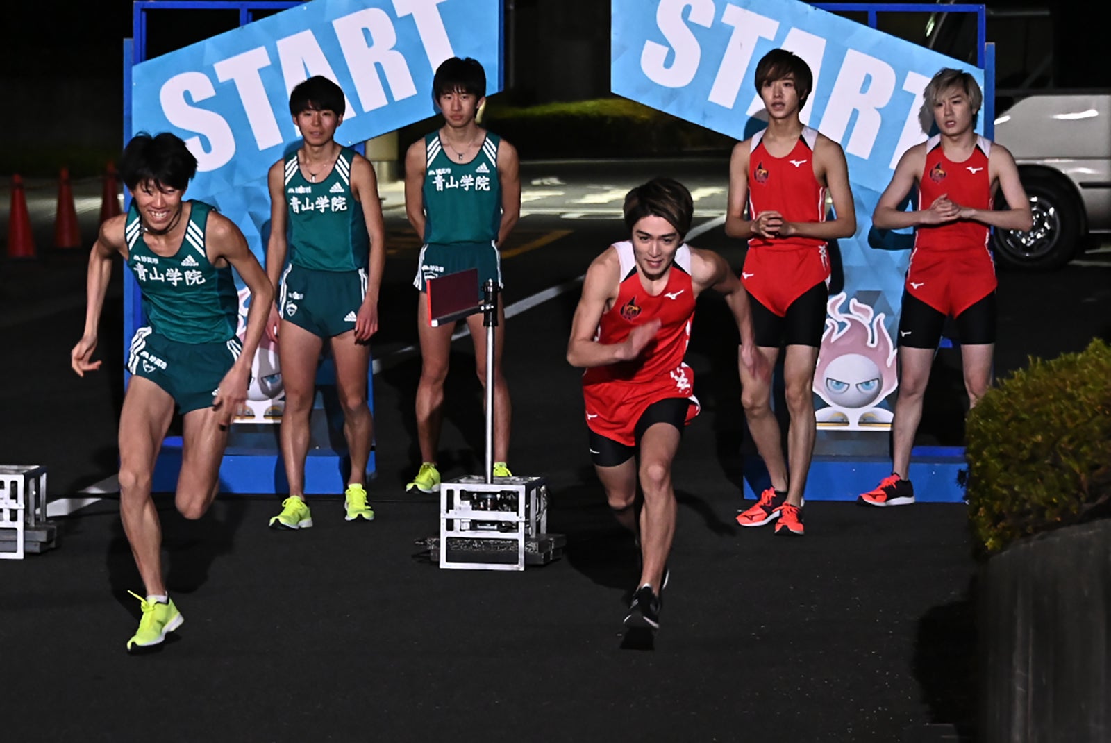 （左から）青学駅伝部軍、鈴木舜映（ジャニーズJr.）、松井奏（IMPACTors）、椿泰我（IMPACTors） （C）TBS