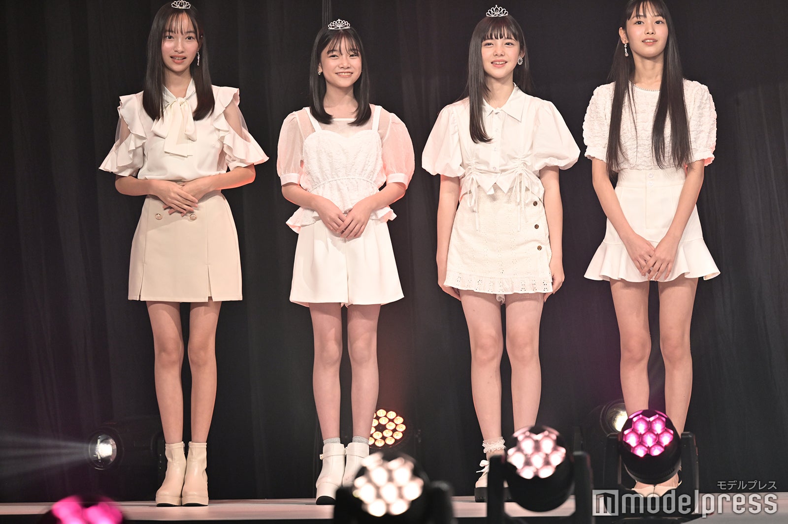 （左から）上妻美咲、梨里花、松尾そのま、十文字陽菜（C）モデルプレス