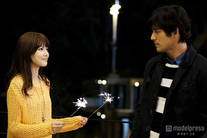 （左から）スヨン、オ・ジホ／「第3病院～恋のカルテ～<ノーカット版>」場面カットより