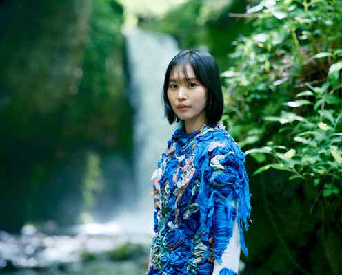 南沙良“世界で1着の衣装”身に纏い自然満喫 夏に挑戦したいことも明かす