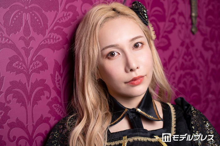 双子の母・ヘラヘラ三銃士ありしゃん、美ボディ際立つ水着姿に反響「抜群のスタイルですね」「デコルテライン美しい」