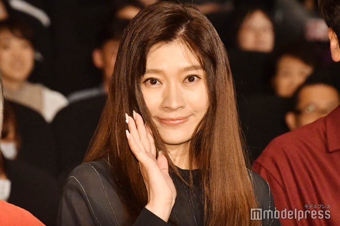 篠原涼子 (C)モデルプレス