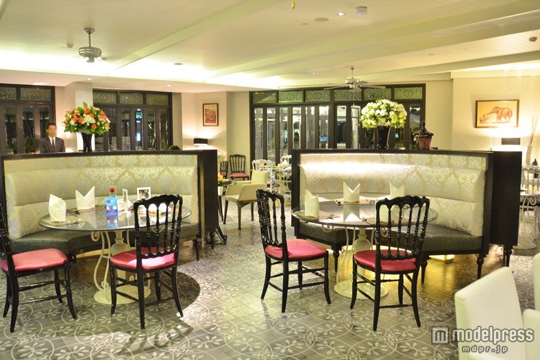 席ごとに区切られていてゆったりくつろげる