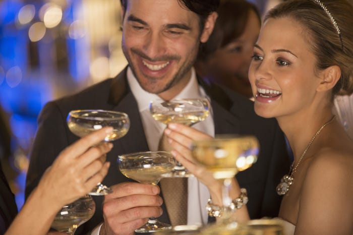 女性の酔って甘える姿に男性は弱いもの(Photo by CaiaimageChris Ryan/gettyimages)