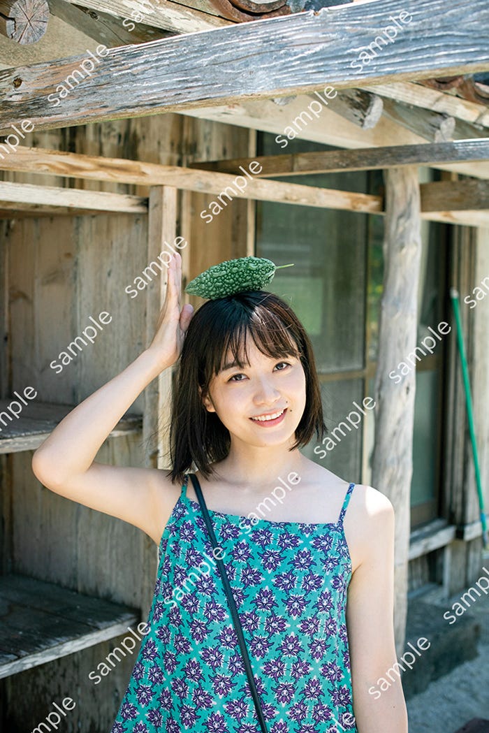 深川麻衣写真集「Free Mind」紀伊國屋書店特典ポストカード/撮影:川島小鳥(画像提供:幻冬舎)