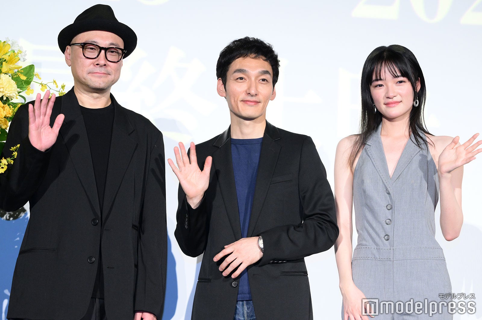 内田英治監督、草なぎ剛、服部樹咲（C）モデルプレス