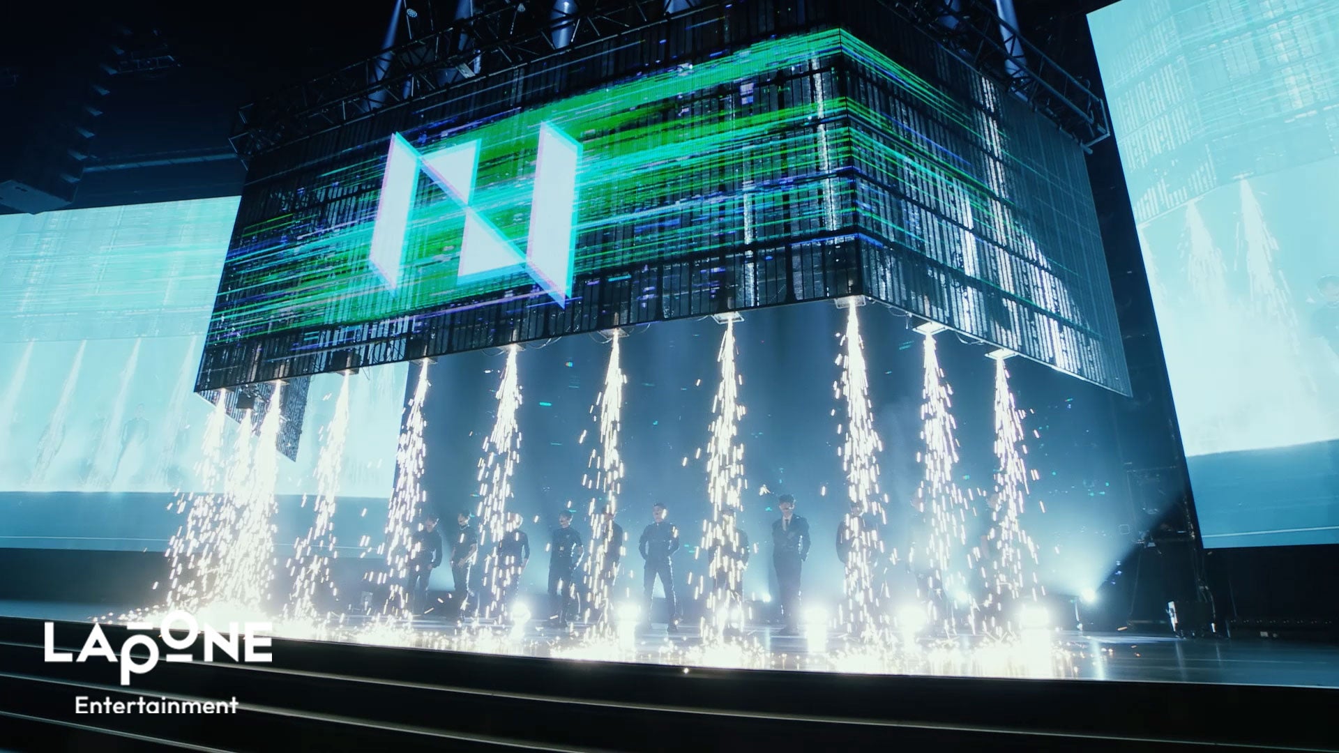 INI、“初アリーナツアー”オープニング＆デビュー曲「Rocketeer」ライブ映像解禁