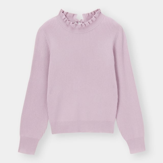 パステルパープルのフリルネックニット