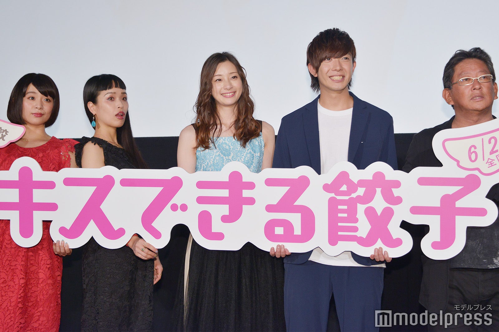 （左から）もも、小春、足立梨花、田村侑久、秦建日子監督 （C）モデルプレス