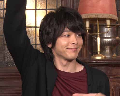 中村倫也、バックハグして耳元で「I LOVE YOU」熱唱