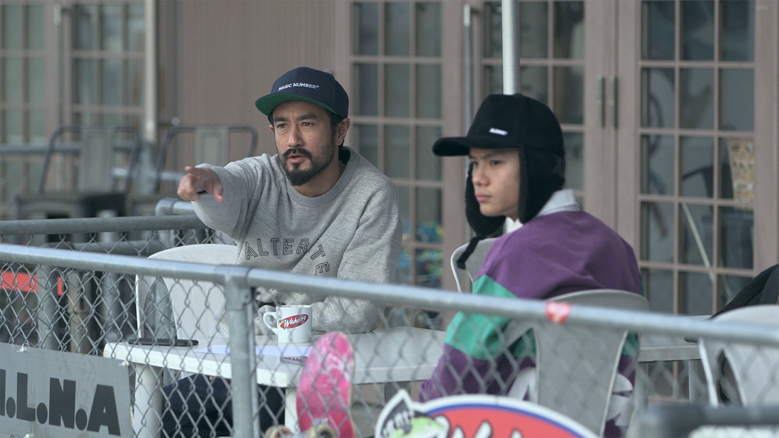 パークのデザインを手伝う海斗（右）「TERRACE HOUSE OPENING NEW DOORS」48th WEEK（C）フジテレビ／イースト・エンタテインメント