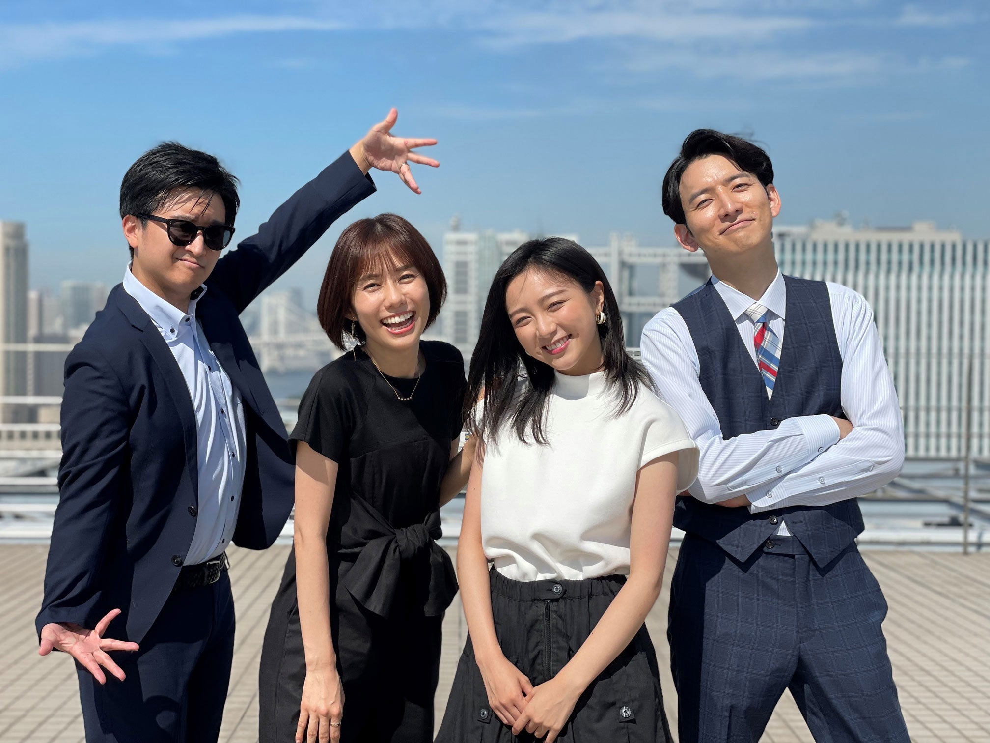 フジアナバンド「THE FIYS」（左から）藤井弘輝アナ、山崎夕貴アナ、佐久間みなみアナ、生田竜聖アナ（C）フジテレビ