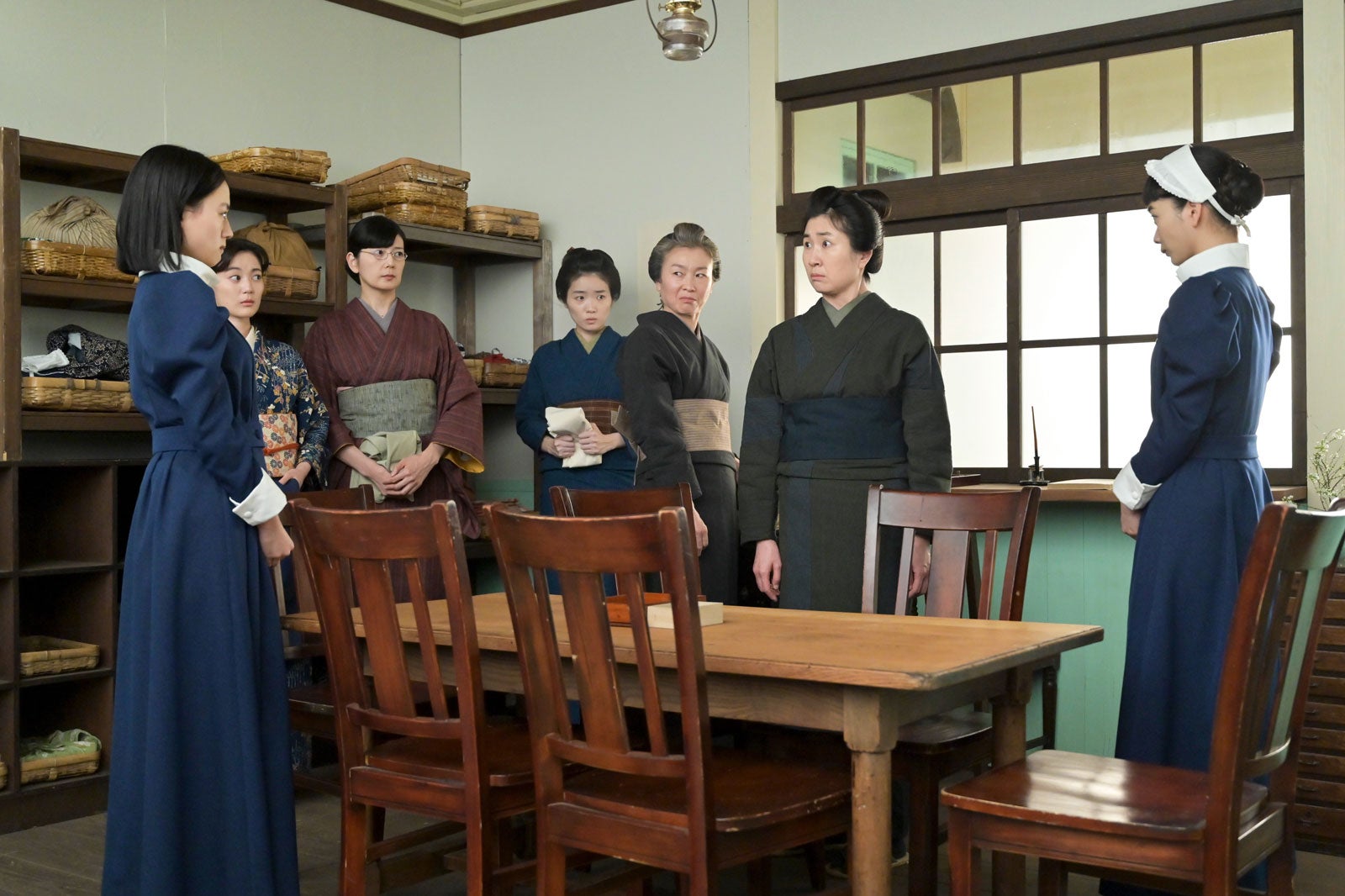 上坂樹里、生田絵梨花、菊池亜希子、東野絢香、明星真由美、猫背椿、見上愛「風、薫る」第43話（C）NHK