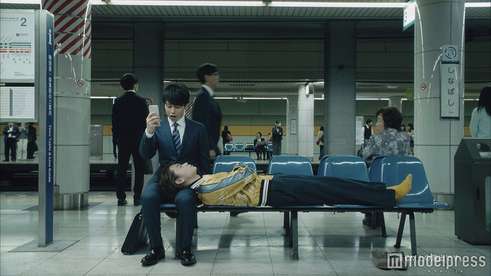 菅田将暉／「オトコのネット予約-耳かき」篇より