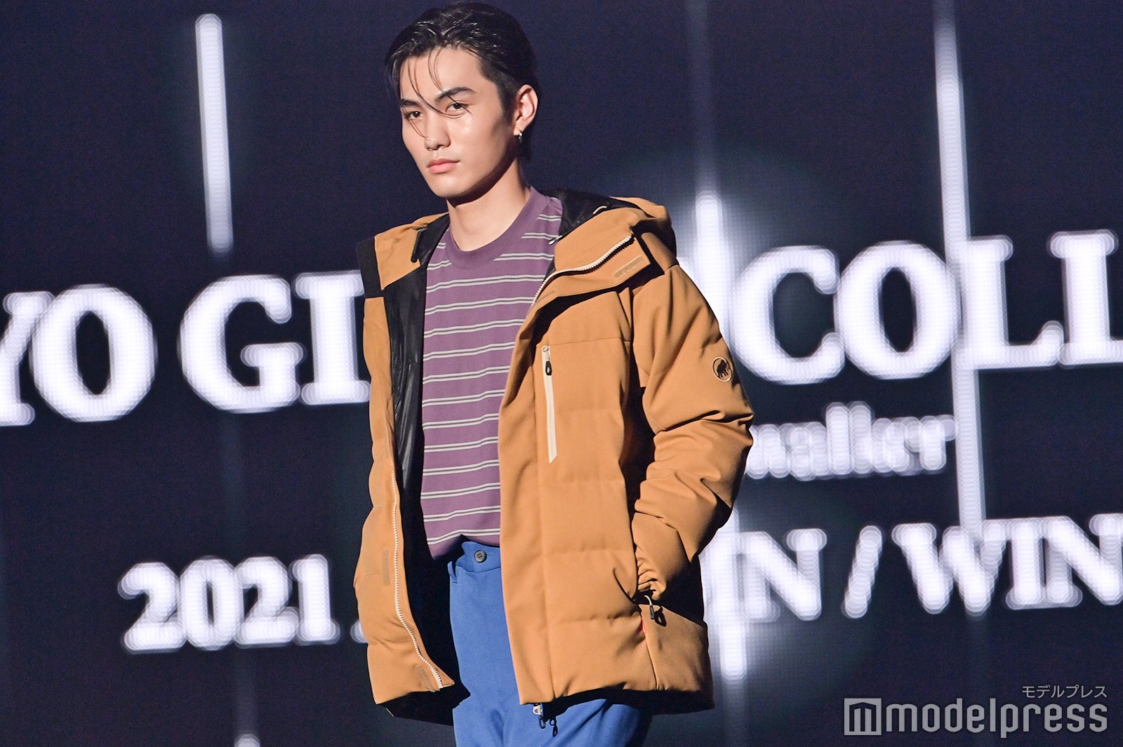 「虹オオカミ」大平修蔵、一際目立つオーラ放出 多彩な色使いのコーディネートで魅了＜TGC2021A／W＞