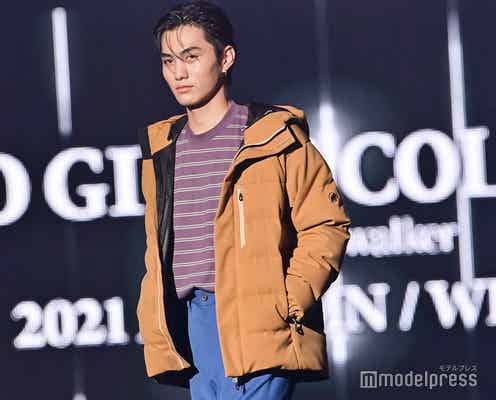 「虹オオカミ」大平修蔵、一際目立つオーラ放出 多彩な色使いのコーディネートで魅了<TGC2021A/W>