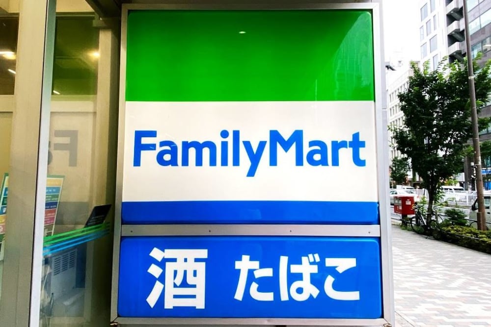 ローソン限定 キャラメルコーンプリン 登場 ピーナッツの味も再現できているのか モデルプレス