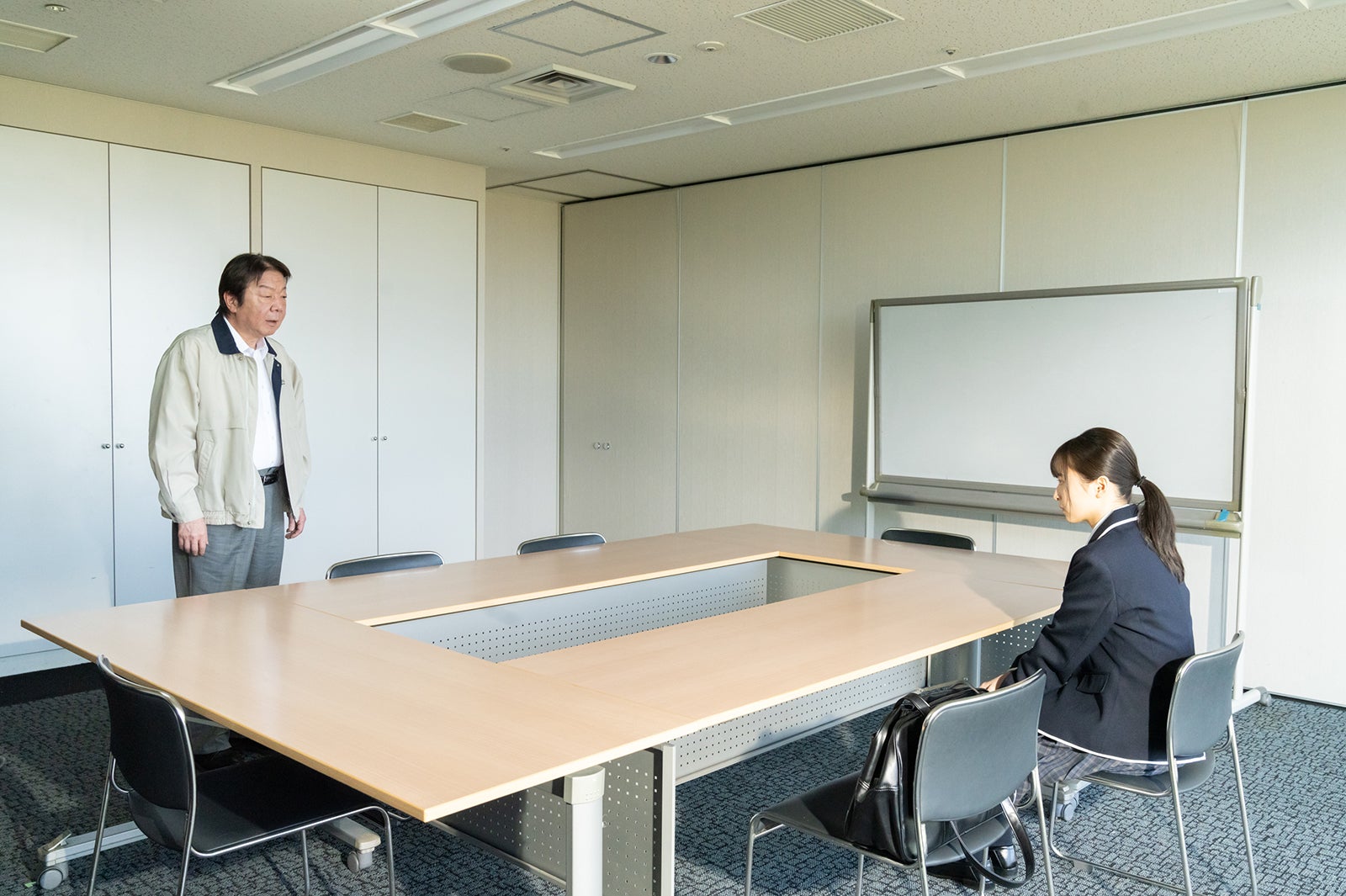 古田新太、飯沼愛「ケイジとケンジ、時々ハンジ。」第4話より（C）テレビ朝日