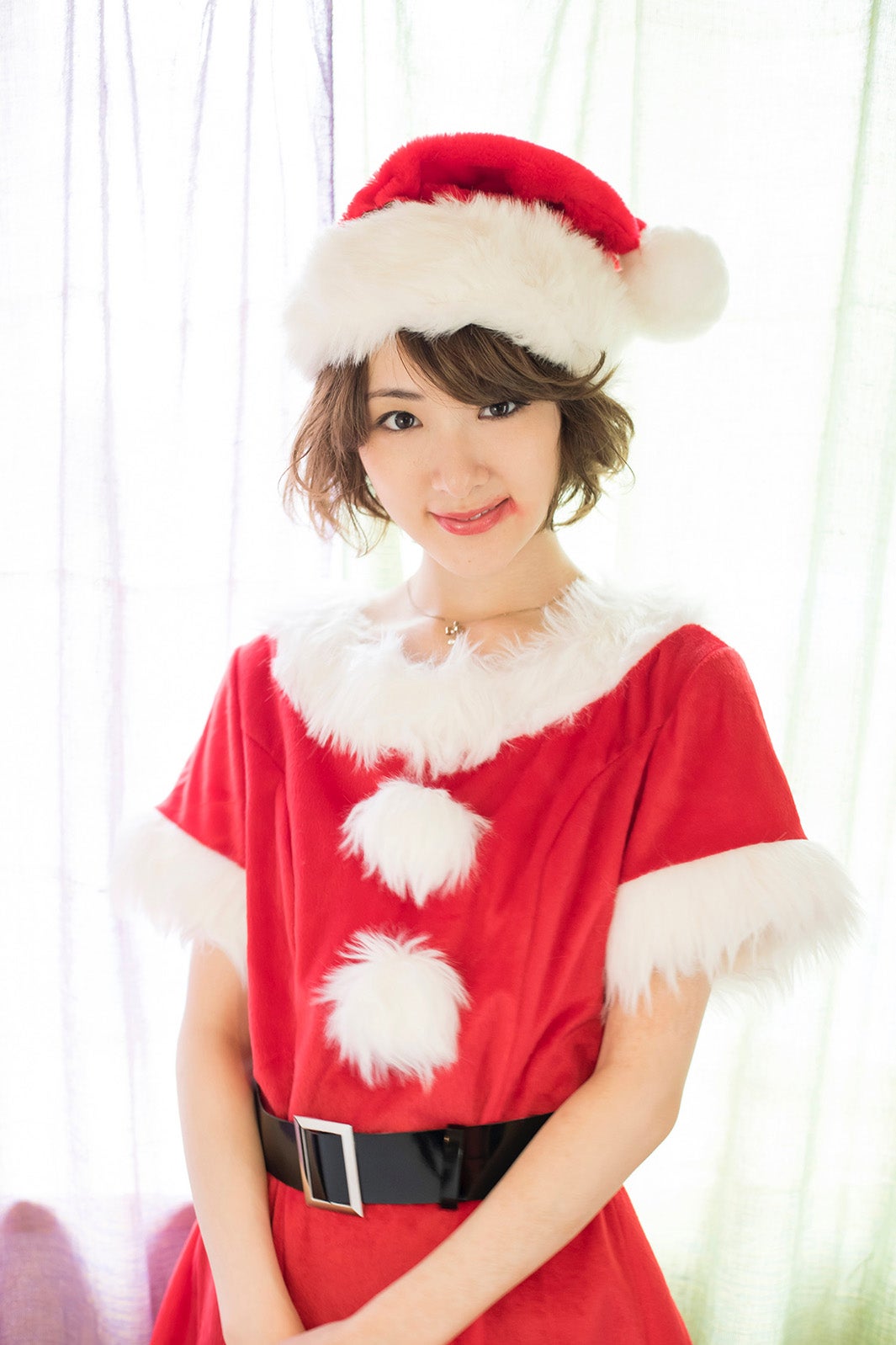 生駒里奈、キュートなサンタコスプレ　初の幽霊役に「沢山勉強になりました」＜ルームロンダリング＞