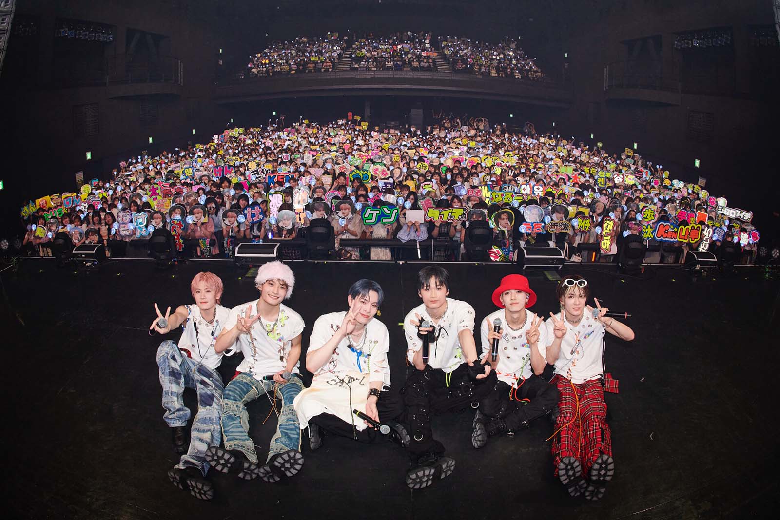 DXTEEN（C）LAPONE Entertainment